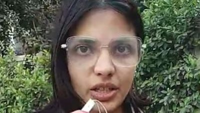 ليلة ممطرة منعتها من أخذ حقها.. فتاة تتهم سائق ميكروباص بالتحرش بها في دمياط | فيديو