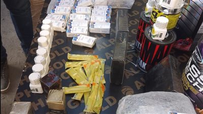 جمارك بورسعيد تضبط محاولة تهريب 5 بدل عسكرية ومنشطات جنسية ومكملات غذائية