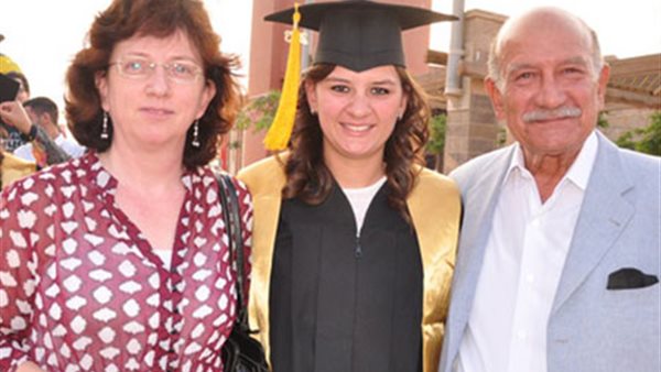 أحمد خليل مع عائلته