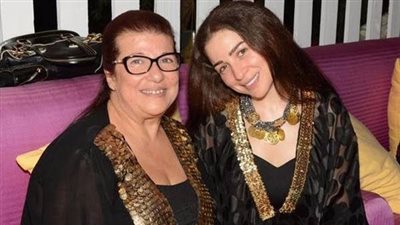 إصابة والدة مي عز الدين بفيروس كورونا