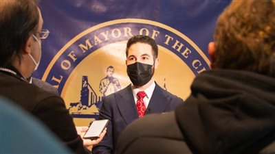 عبدالله حمود.. أول عربي مسلم يتولى رئاسة مدينة بولاية ميتشجان الأمريكية