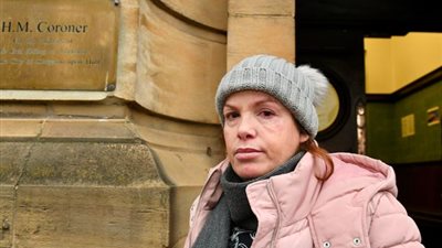 أم تحاول الانتحار بعد قتل ابنتها على يد زوجها السابق