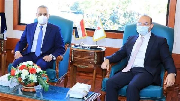 محافظ سوهاج يستقبل