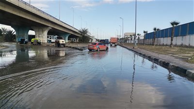 الأهالي تستغيث بالمسؤولين من تراكم مياه الأمطار في شوارع وميادين الإسماعيلية