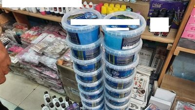 ضبط مستحضرات تجميل مجهولة المصدر داخل محلات شهيرة ببورسعيد | صور 