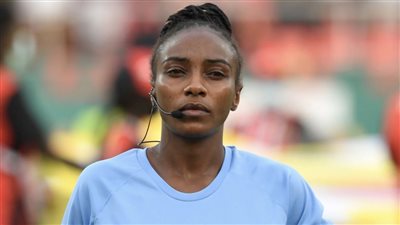 الرواندية ساليما موكانسانجا أول امرأة تدير مباراة في تاريخ كأس الأمم الإفريقية