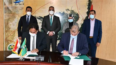 بتكلفة 20 مليون جنيه.. بروتوكول تعاون لتوصيل مياه الشرب والصرف الصحي للأسر الأولى بالرعاية بالفيوم