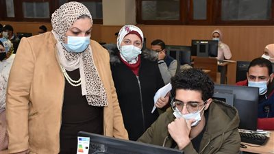 بدء الاختبارات الإلكترونية لطلاب تمريض عين شمس