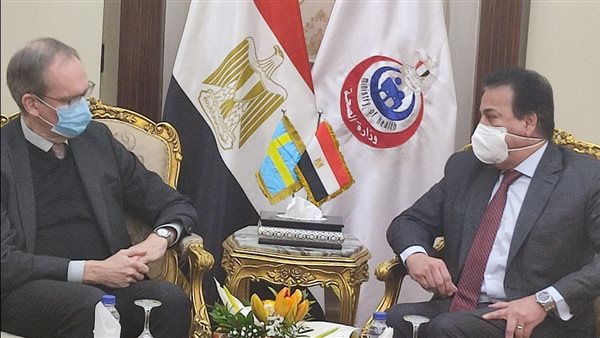 وزير الصحة والسفير