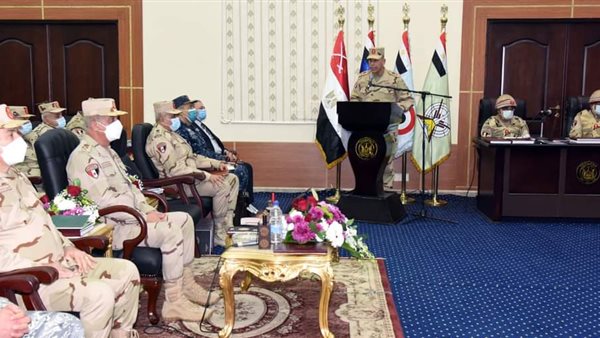 وزير الدفاع يشهد