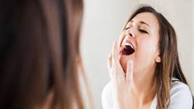 خبراء يحذرون.. إذا لاحظت ذلك في فمك قم بفحص الكلى