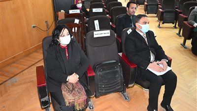 نائب رئيس جامعة الفيوم لشؤون الدراسات العليا والبحوث: الموافقة على تسجيل 39 رسالة ماجستير ودكتوراه