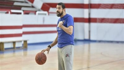 مدرب سلة الزمالك: هعاتب ابني على الإشارة الخارجة.. والخسارة من الأهلي مش فارقة معانا 