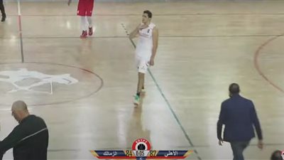 إشارة نابية وكلمات بذيئة في مباراة الأهلي والزمالك بدوري السوبر لكرة السلة | فيديو