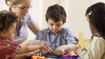 استشاري نفسي يكشف كيفية التعرف على صعوبات التعلم لدى الطفل