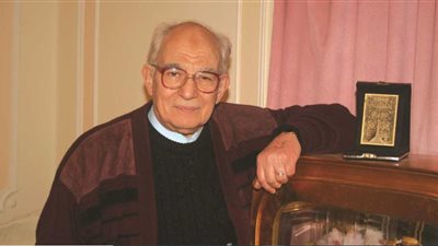 لبطلان بيع فيلا بمدينة 6 أكتوبر.. ابنة الفنان رشوان توفيق تقاضي والدها