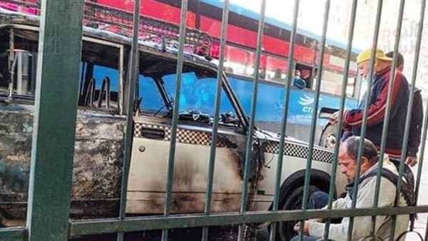 حريق سيارة أجرة