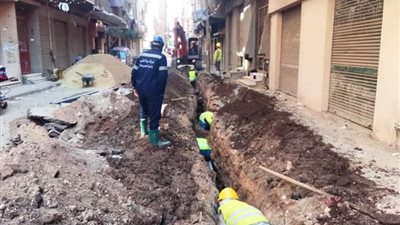  استمرار أعمال إحلال وتجديد شبكات مياه الشرب بحي شرق سوهاج | صور