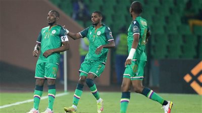 كاف يفرض عقوبات بالجملة على جزر القمر بسبب أحداث مباراة الكاميرون 