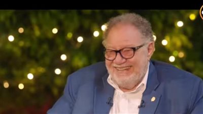 عيط وقعدت أهدي فيه.. يحيي الفخراني يروى موقفًا مع محمود عبد العزيز في إعدام ميت 