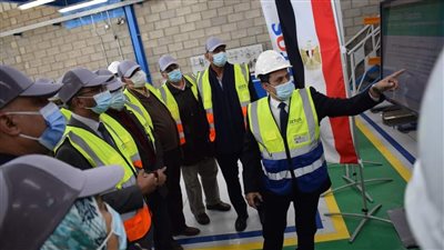 مسئولو الإسكان يتفقدون مصانع المهمات الميكانيكية والكهربائية لمحطات المياه