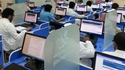 عميد تربية سوهاج يوضح مزايا وعيوب الاختبارات الإلكترونية بالجامعات