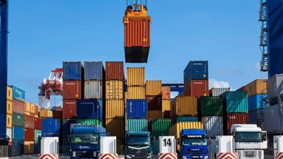 التجارة: 15 سلعة تشكل 51.58% من إجمالي الصادرات عام 2021.. والنفط في الصدارة