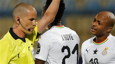 فيكتور جوميز حكما لقمة الجزائر وكوت ديفوار بأمم إفريقيا