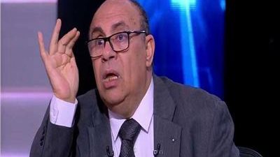  هل من حق ابني يجيب أصحابه البيت وأخته كبرت خلاص؟.. مبروك عطية: بلاش أفورة