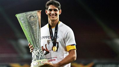 بايرن ميونخ ينافس باريس سان جيرمان على ضم ياسين بونو