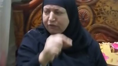 والدة بسنت ضحية الابتزاز تنهار بالبكاء: لن أتنازل عن حقها.. وأخاف من ضعف والدها أمام ضغوط عائلته |فيديو