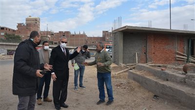 محافظ القليوبية يجرى جولة بمدينتي شبرا الخيمة والخانكة لمتابعة أعمال النظافة والمشروعات القومية 