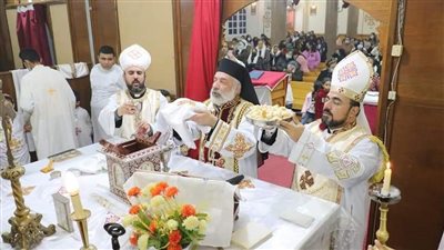 مطران إيباريشبة المنيا للأقباط الكاثوليك يترأس قداس عيد الظهور الإلهي بكنيسة مارمرقس