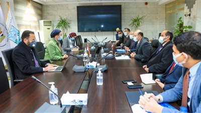 إنشاء منصة لأسواق الكربون.. البيئة والبورصة يبحثان سبل التصدي للتغيرات المناخية 