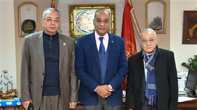 وكيل تعليم بورسعيد يستقبل رئيس مجلس الأمناء ونقيب المعلمين 