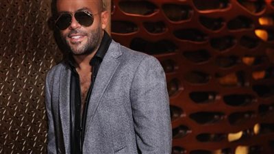 تامر عاشور يطرح أغاني ألبومه الجديد على يوتيوب | فيديو