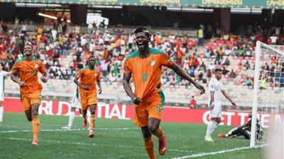 أفيال كوت ديفوار تدهس الجزائر بثلاثية وتضرب موعدًا مع مصر في ثمن نهائي أمم إفريقيا