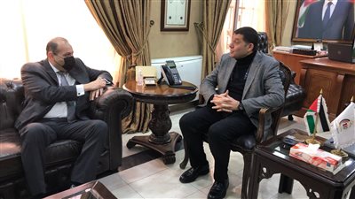 سفير مصر في الأردن يلتقي وزير العمل لمتابعة أوضاع الجالية المصرية | صور