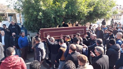 تشييع جثمان والد اللاعب محمد زيدان إلى مثواه الأخير بمقابر العائلة في بورسعيد 