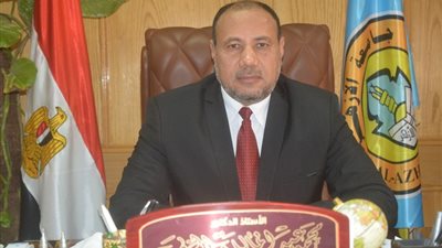 نائب رئيس جامعة الأزهر للوجه القبلي يشدد على الإجراءات الاحترازية لمواجهة كورونا 