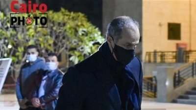 بحضور جمال مبارك.. بدء عزاء نجل عبد المنعم سعيد بمسجد حسن الشربتلي | لايف