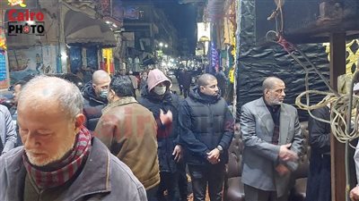 بحضور محافظ بورسعيد.. محمد زيدان يقيم عزاء والده بشارع البازار | بث مباشر 