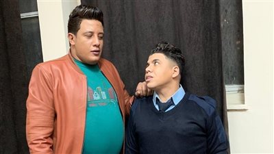 حمو بيكا يهاجم عمر كمال بعد أغنيتهما الأخيرة: عملتلك بلوك انجح بطولك بقى | فيديوجراف 