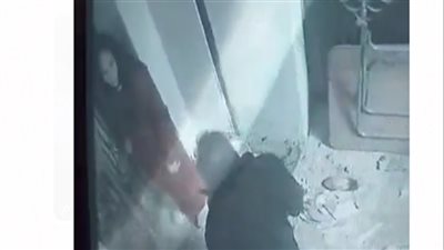 بعد نشر القاهرة 24.. الأمن يفحص فيديو اعتداء أب على أسرته بعد طلب زوجته للطلاق | فيديو