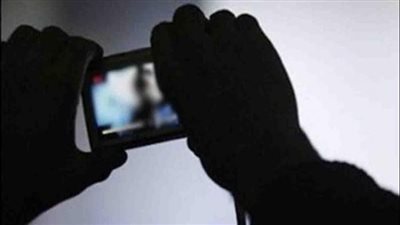 أب يستغيث من خطيب ابنته السابق بكفر الشيخ: فبرك لها صور إباحية ونشرها على صفحة كليتها