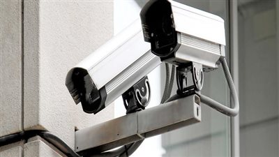 التحقيق مع عامل حرق كاميرات منزل طليقته لمنعها من مراقبته بالشرقية