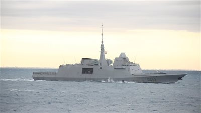 القوات البحرية المصرية والفرنسية تنفذان تدريبًا بحريًّا عابرًا في البحر المتوسط بنطاق الأسطول الشمالي