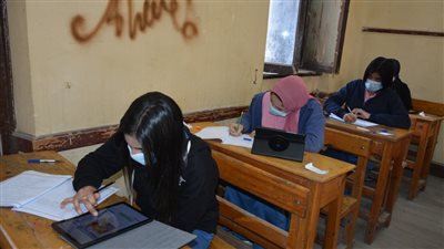 مدرستنا تقدم مراجعة لطلاب الصف الثالث الإعدادي لمادة اللغة الإنجليزية