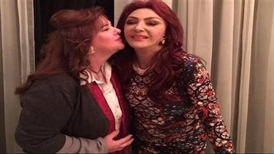 نبيلة عبيد تستعيد ذكريات احتفالها بعيد ميلادها مع دلال عبد العزيز | فيديو 