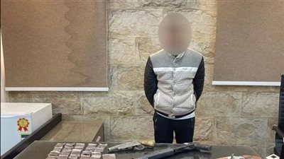 سقوط مسجل خطر بحوزته أسلحة نارية ومخدرات بالجيزة